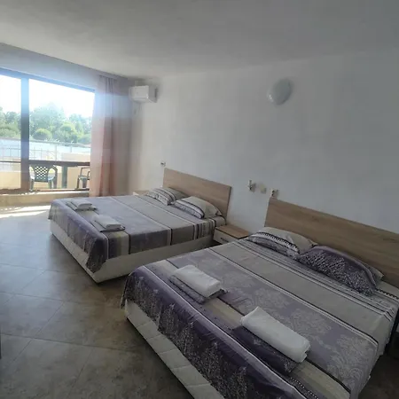 בית הארחה Tangra 3*